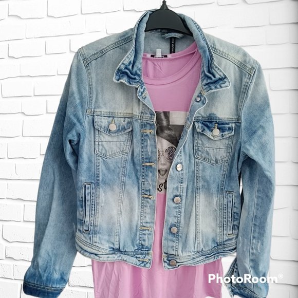 3/$50 sz s/m W/G/B Walter Baker. Distressed denim jacket EUC - Picture 1 of 11